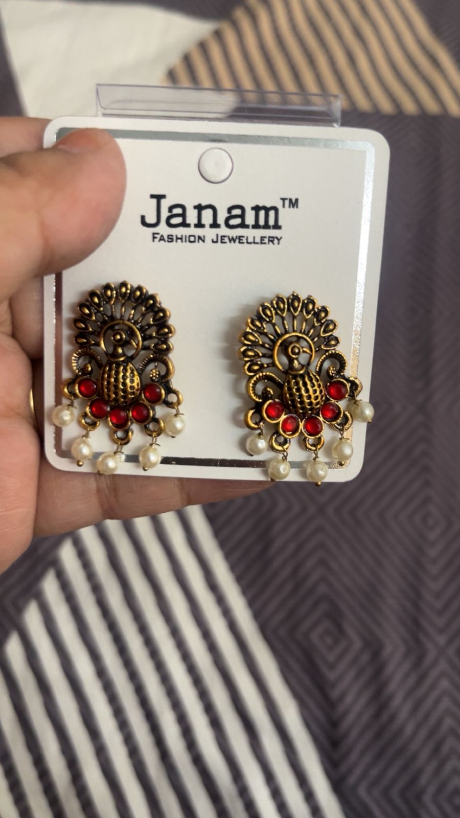 Mehr Antique Studs