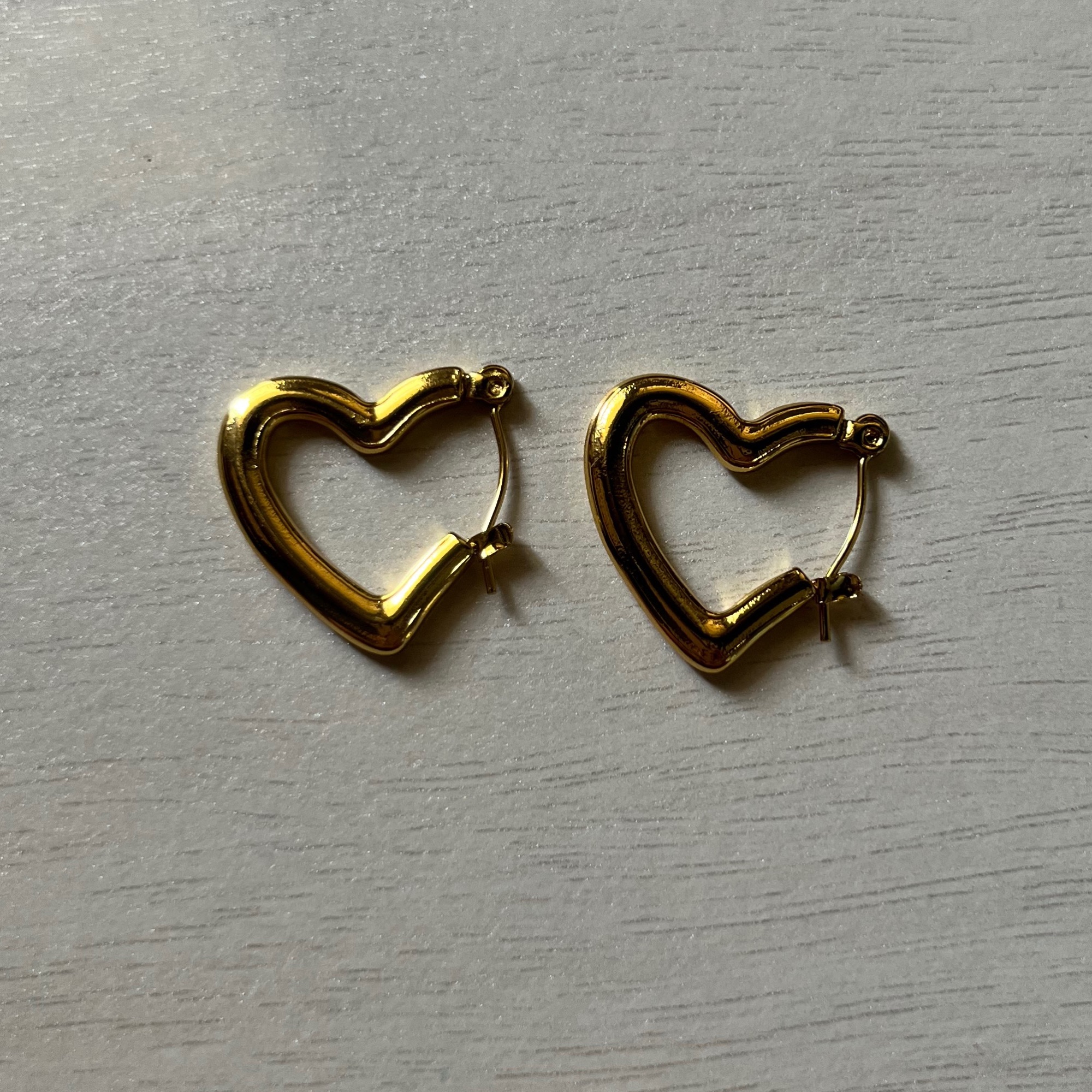 Amora Heart Hoops