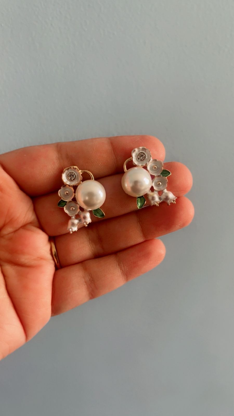 Pearl Garden Studs
