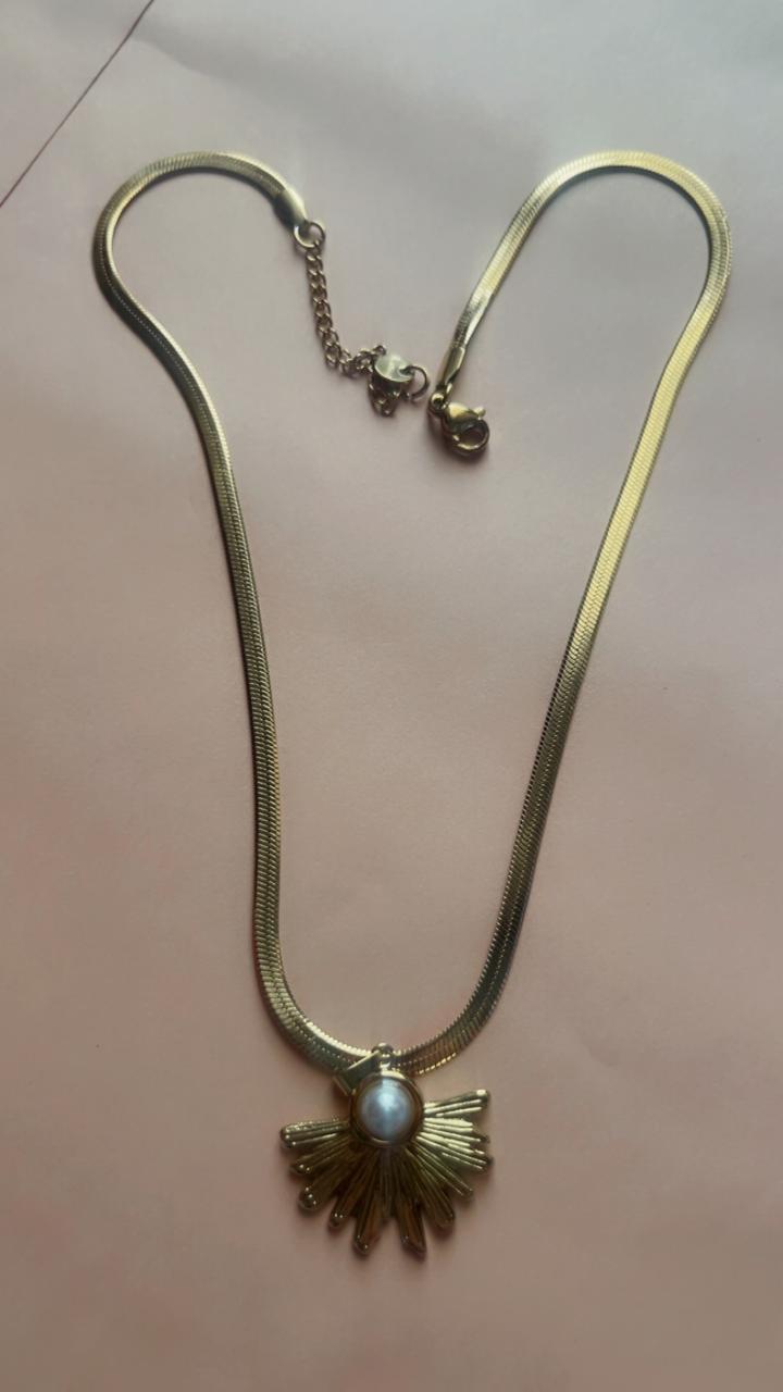 Aurora Pearl Necklace