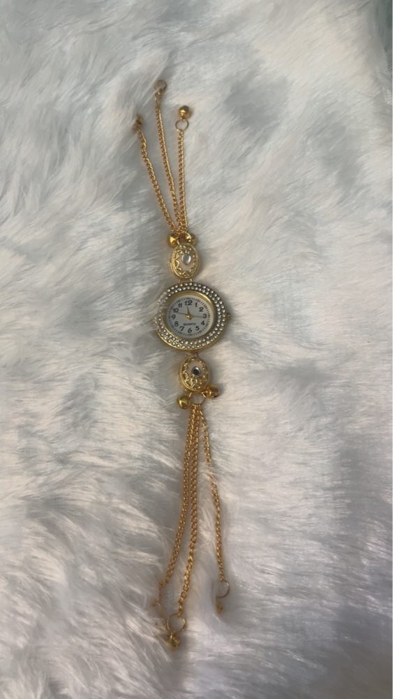 Kashmiri Oval Kundan & Bead Bracelet Watch